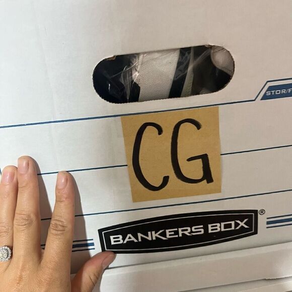 UGG Toddler Yellow Slippers size 8 - Picture 10 of 10